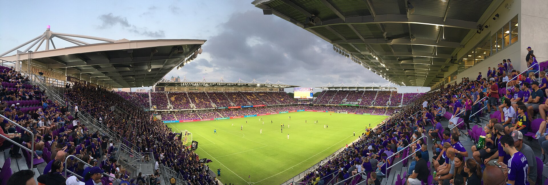 Hotéis perto do Camping World Stadium para a Copa